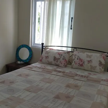 Toma's Sarandë